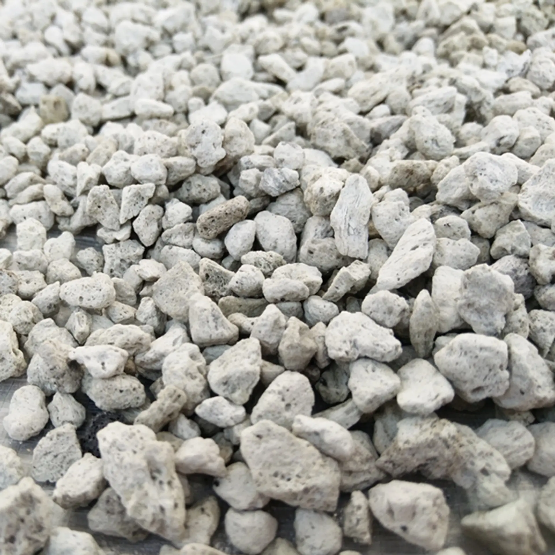 glow in the dark outdoor pebbles